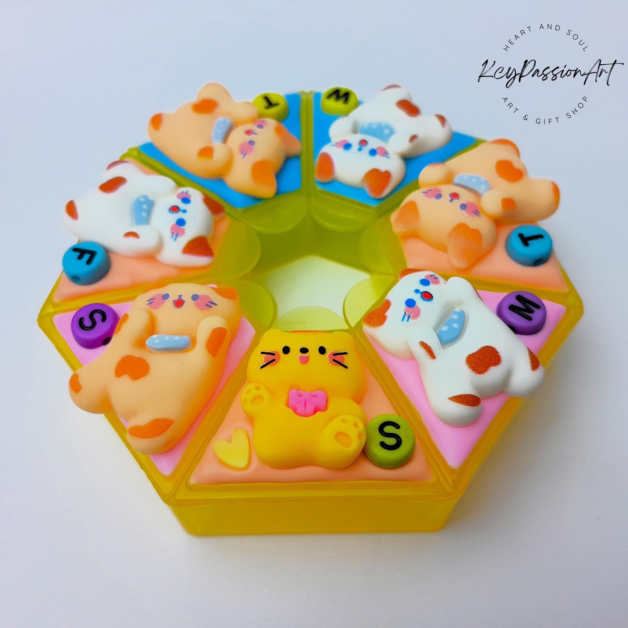 My Kitty Cats - Heptagon Pill Box