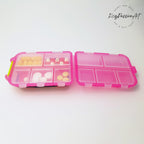 Pillenbox zum Aufklappen und Falten „I Love Lollipop“, geeignet für morgens und abends, inklusive Medikamenten- und Vitaminspender für 7 Tage, Pillendose für Tag und Nacht