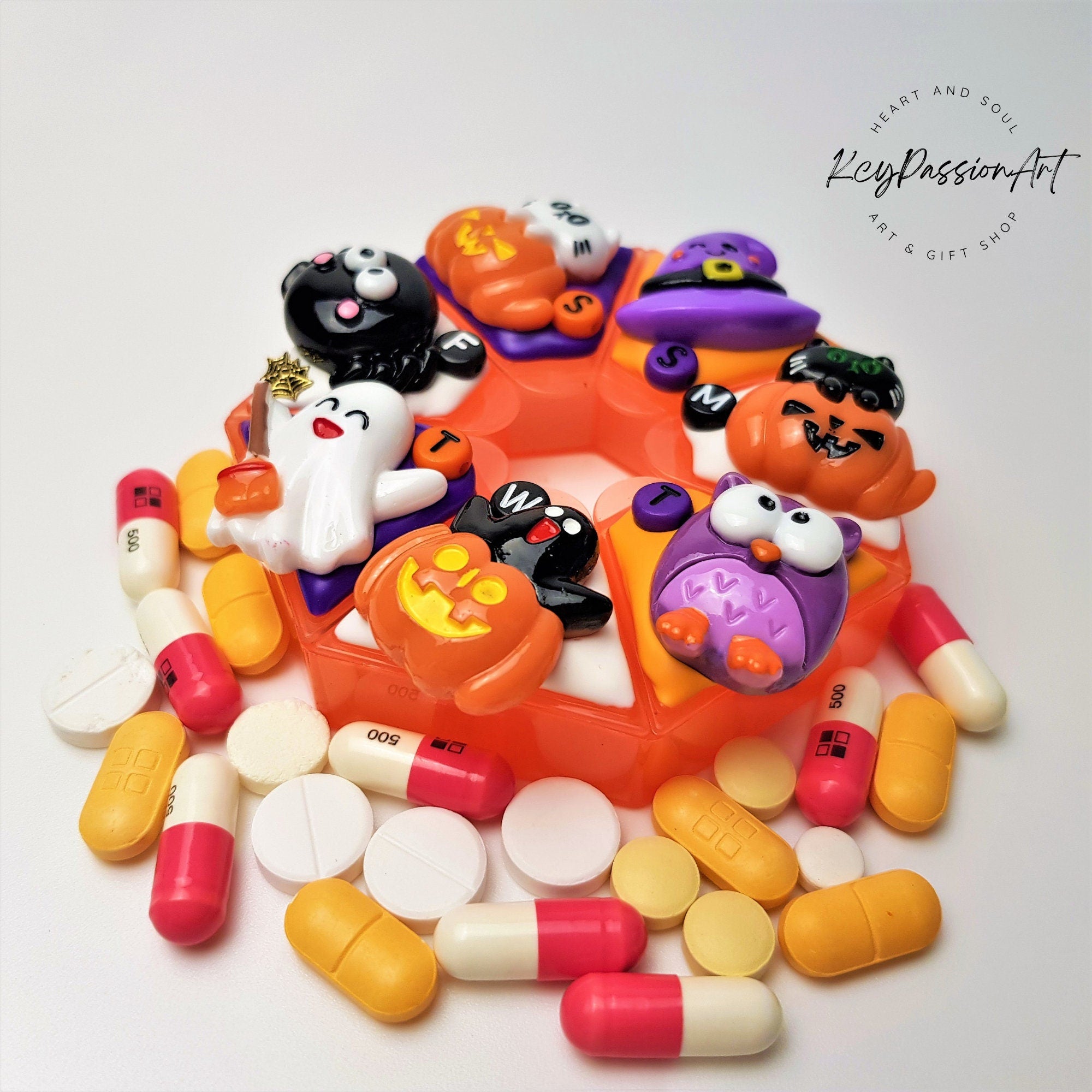 Spooky Cute & Funny - Heptagon Pill Box