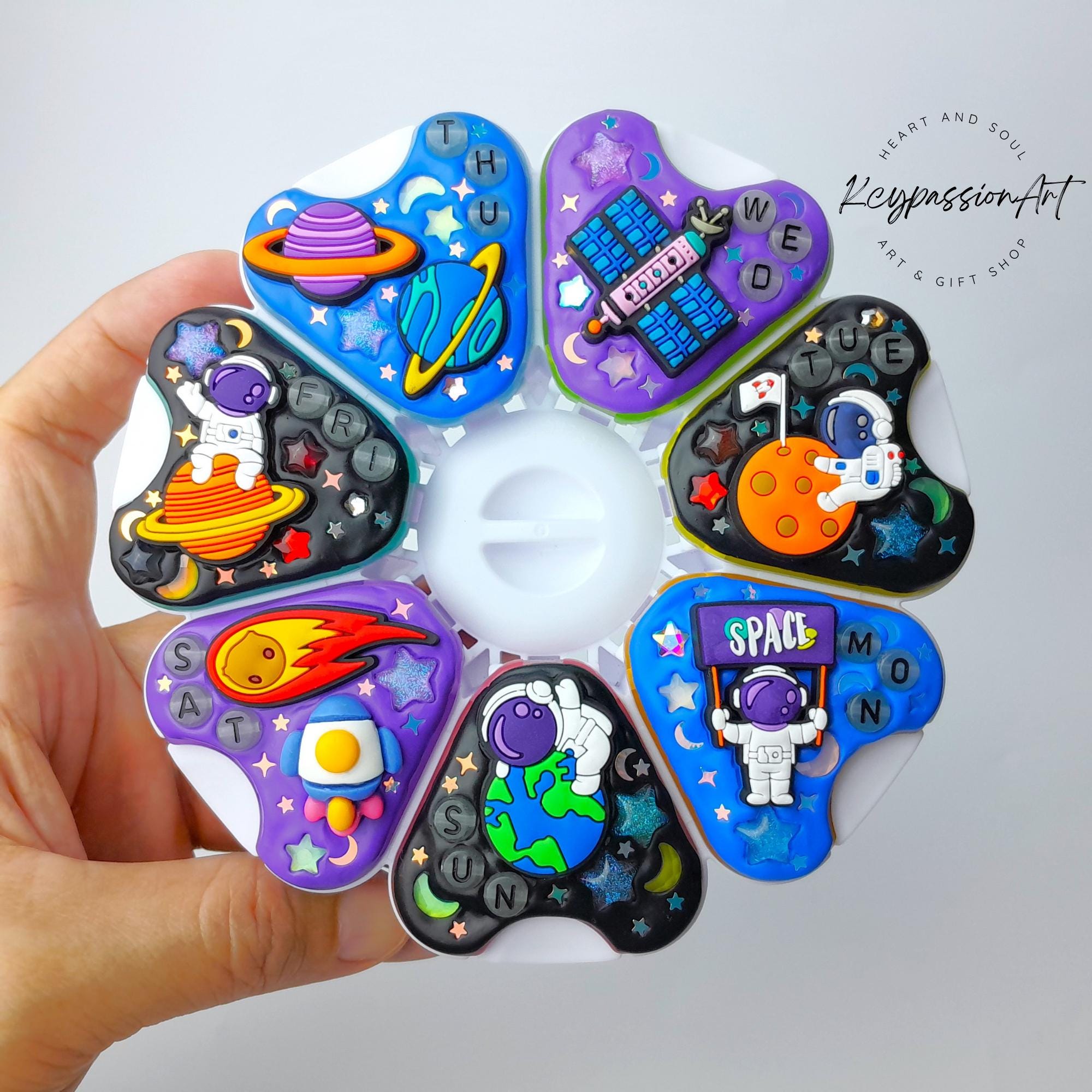 I Need My Space - Jumbo Pill Box