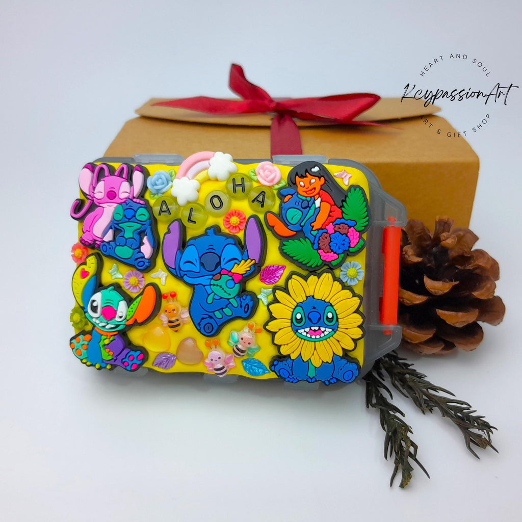 Aloha Friends - Flip Fold Pill Box