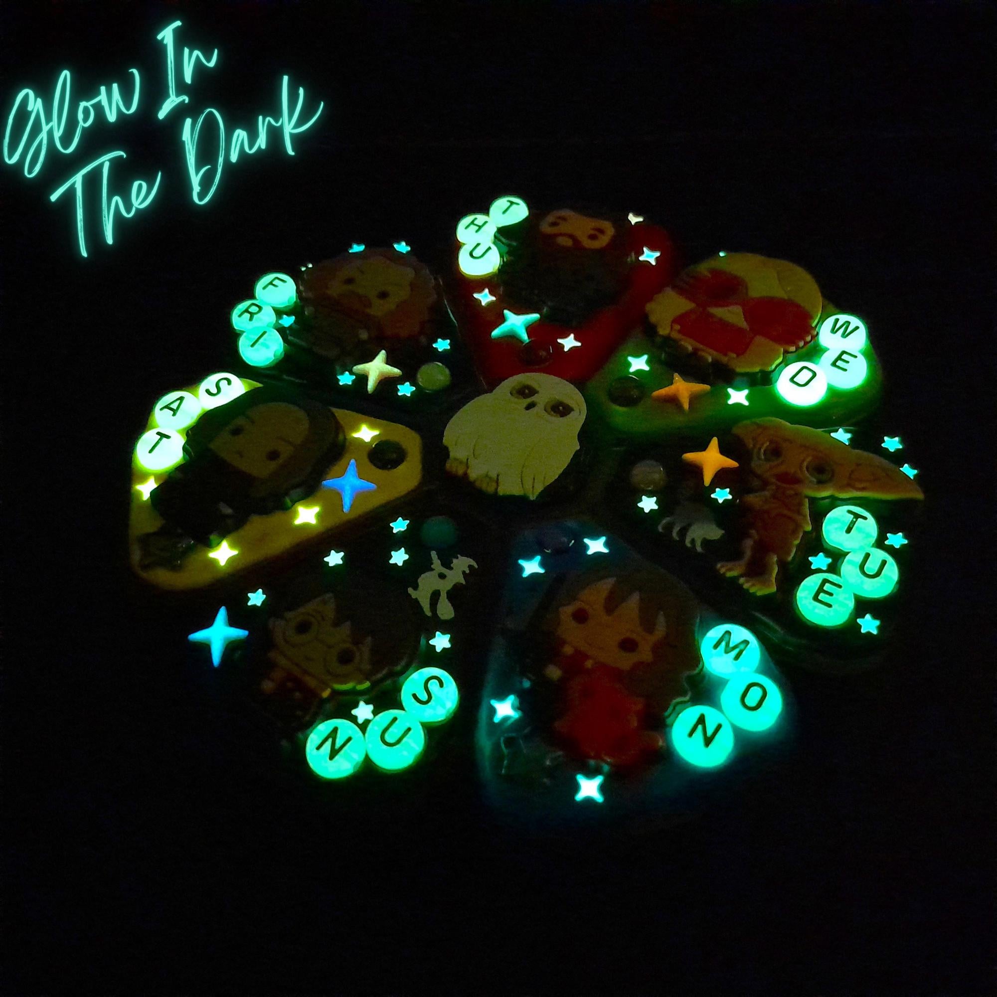 Cast Of The Wizards - XL Pill Box