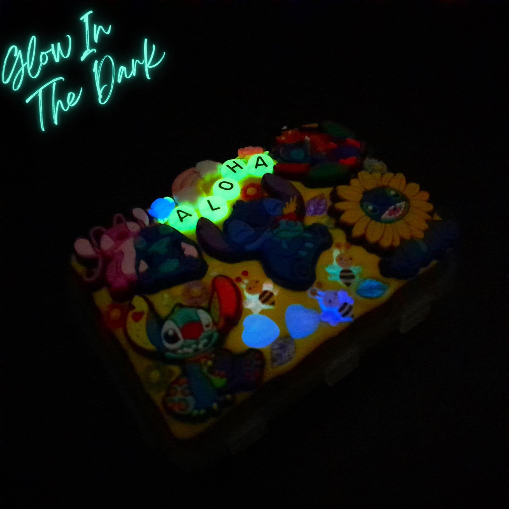 Aloha Friends - Flip Fold Pill Box