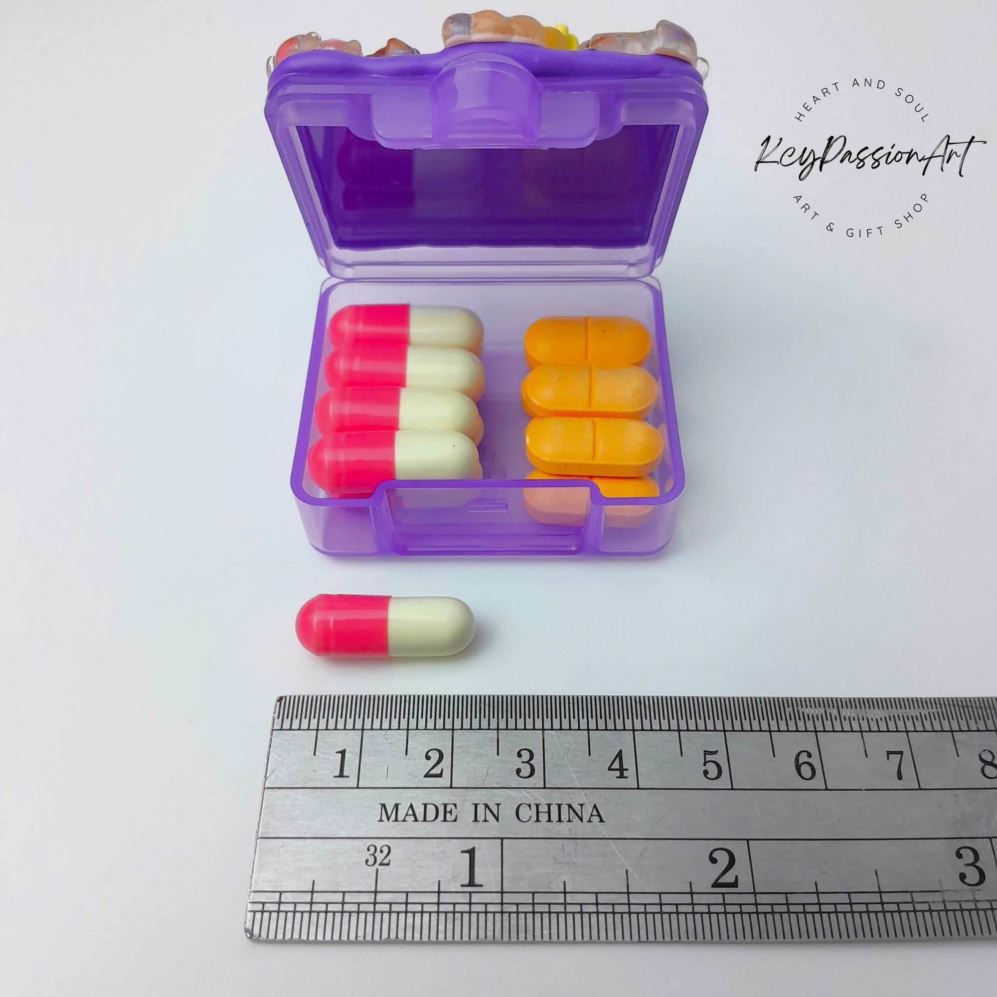 Capybara Love - Single Pill Box