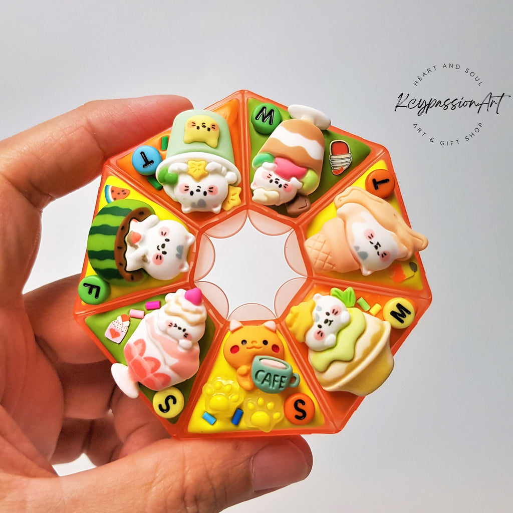 Cheeky Naughty Cats - Heptagon Pill Box