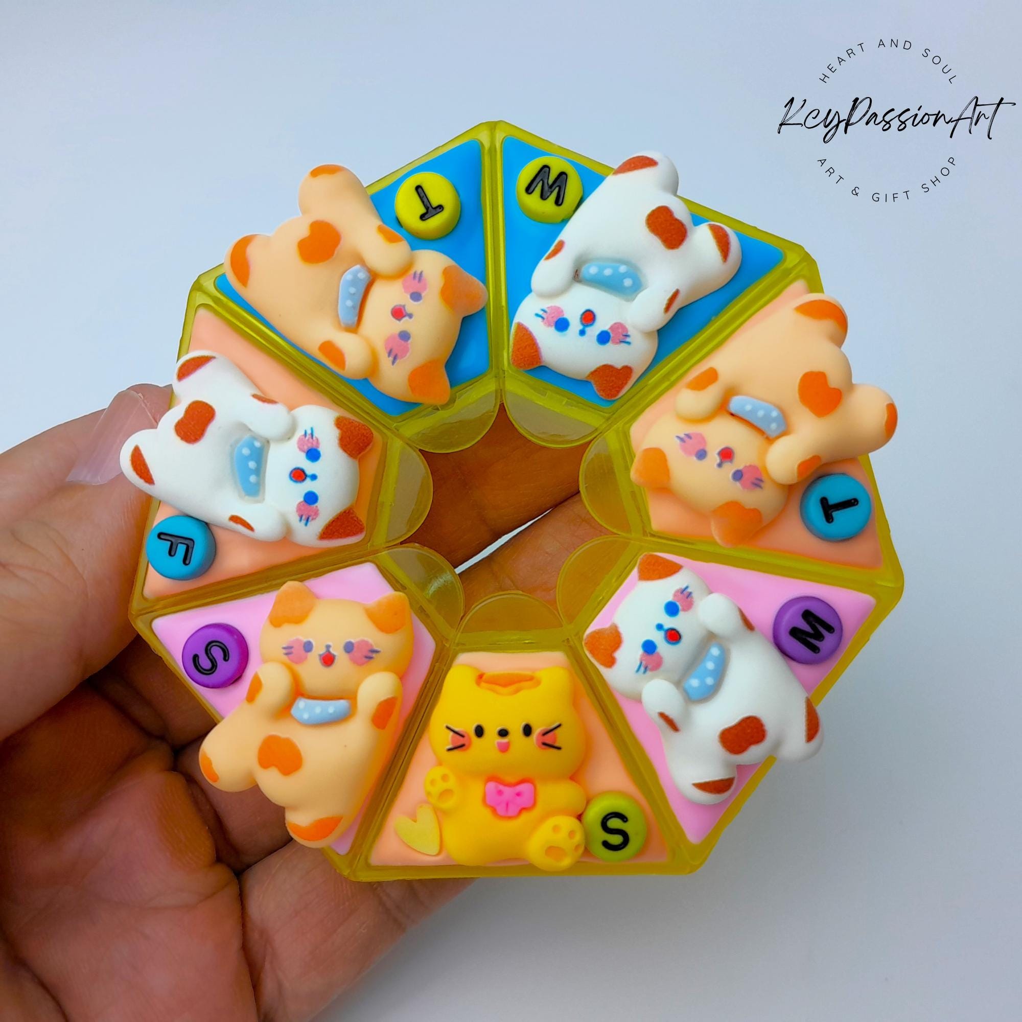 My Kitty Cats - Heptagon Pill Box