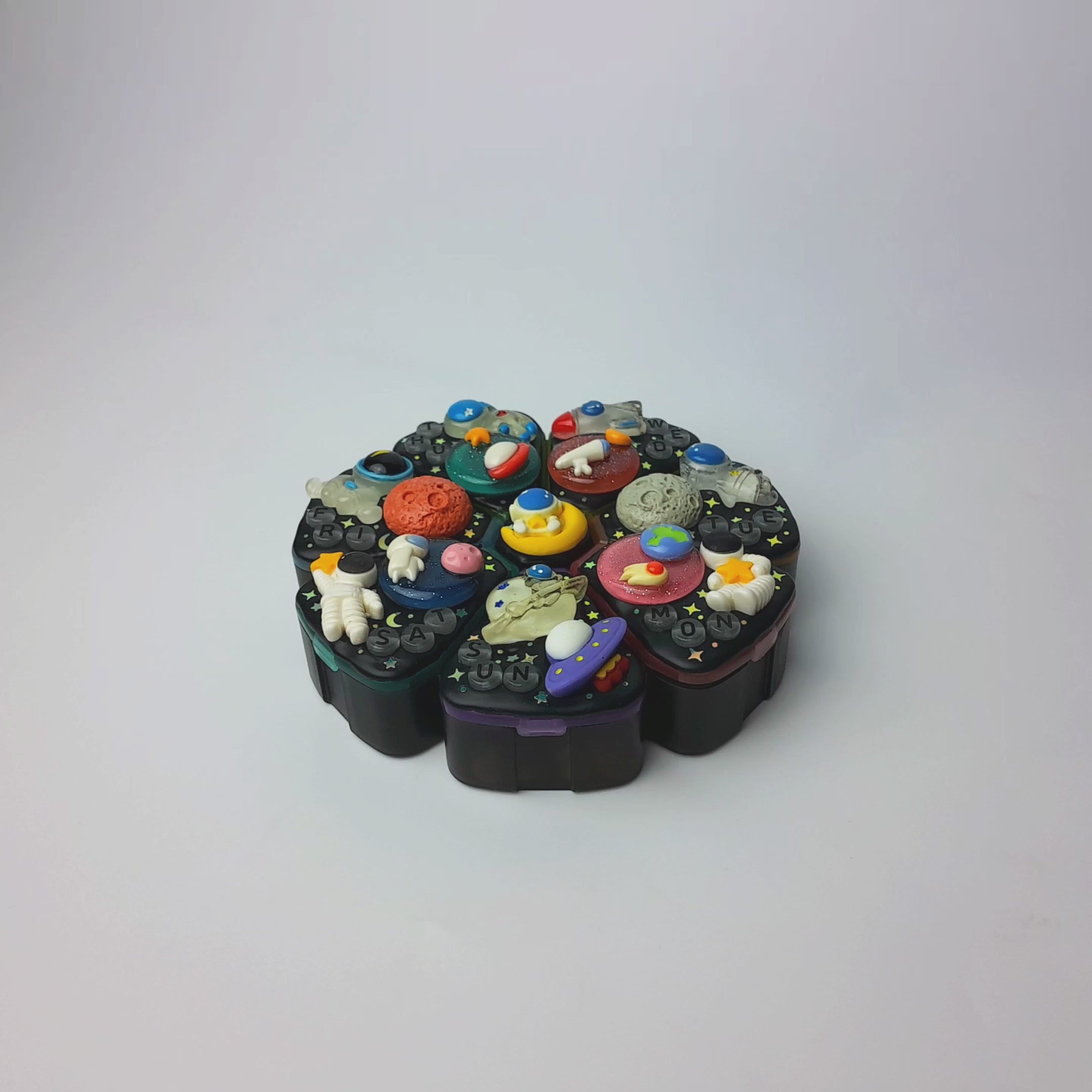 Astronaut - XL Pill Box