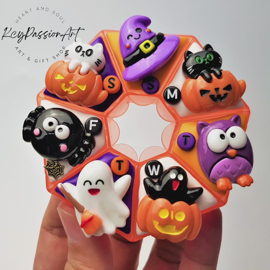 Spooky Cute & Funny - Heptagon Pill Box